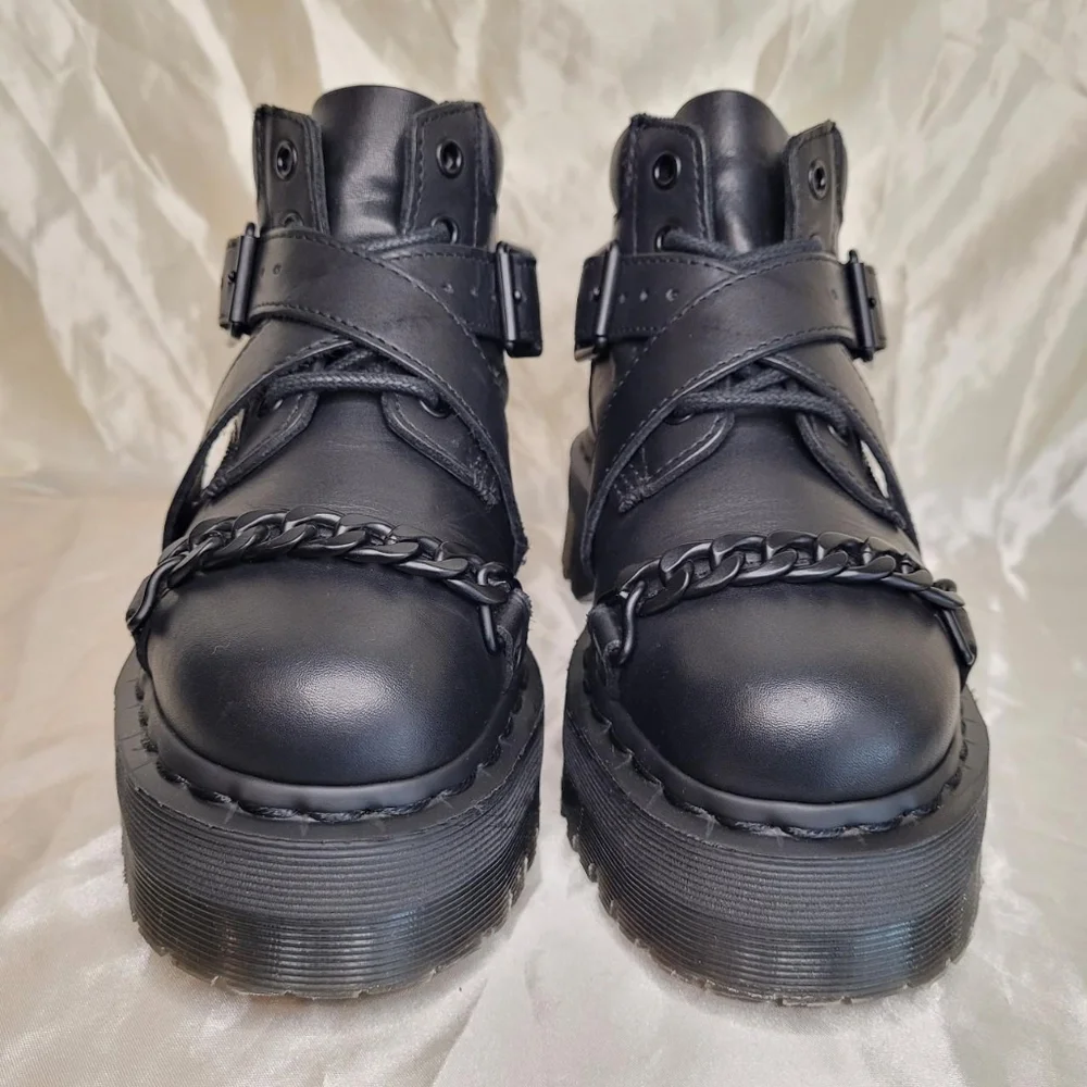 Dr. Martens Beaumann black leather platform ankle boots - Picture 2 of 7